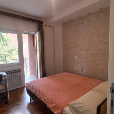 Alquiler de un acogedor apartamento de 2 habitaciones, 46 m², Voždovac, Belgrado, Serbia